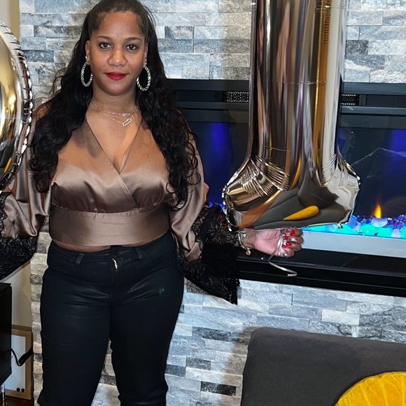 Zara Satin Top with Lace Sleeves chic & flirty - Picture 4 of 7